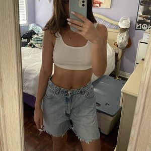 VINTAGE LEVI DEMIN SHORTS 💙